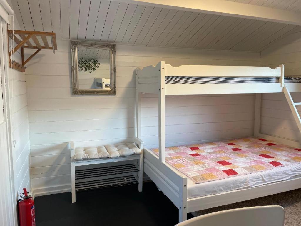 Nice Apartment With1 Bedroom Separate Living Room With A Sofa Bed And A Tiny Kitchen A Bathroom Located In Nordstrand Near By The Sea For 3 Guests With A Garden And Grill 5 Extra Guests With Extra Cost In The Cabin With Sea View Just Outside The Apar Осло Экстерьер фото